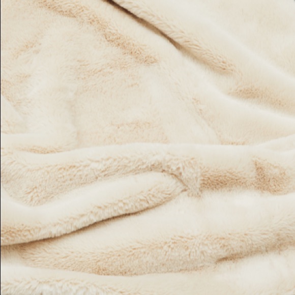 UnHide Lil’ Marshmallow - Picture 3 of 6